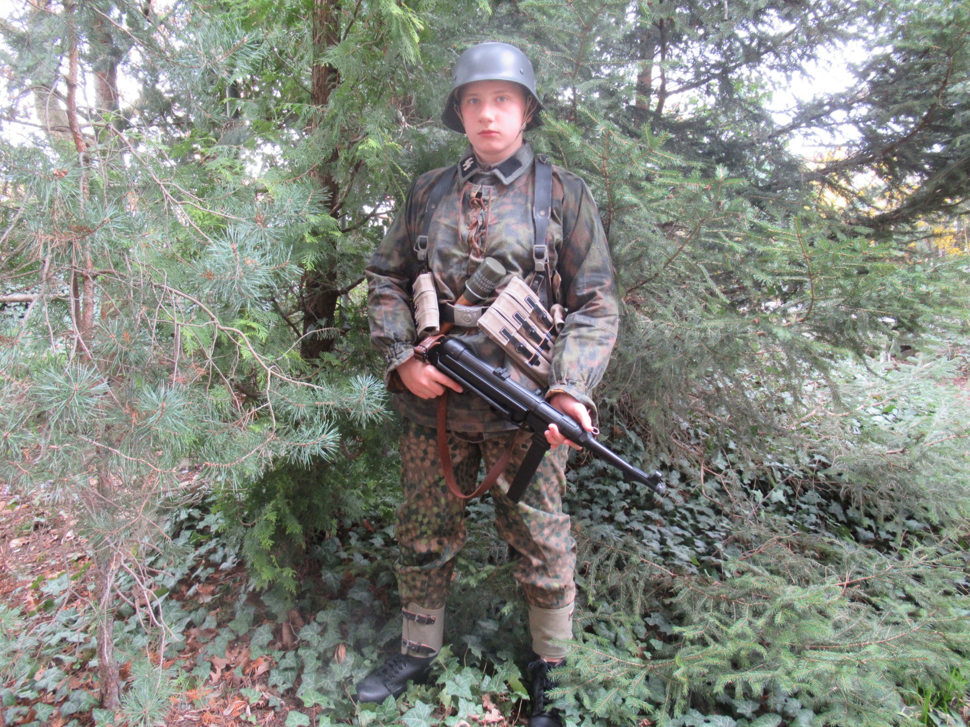 Maskovací převlečník-Zde na obrázku konkrétně Rauchtarn